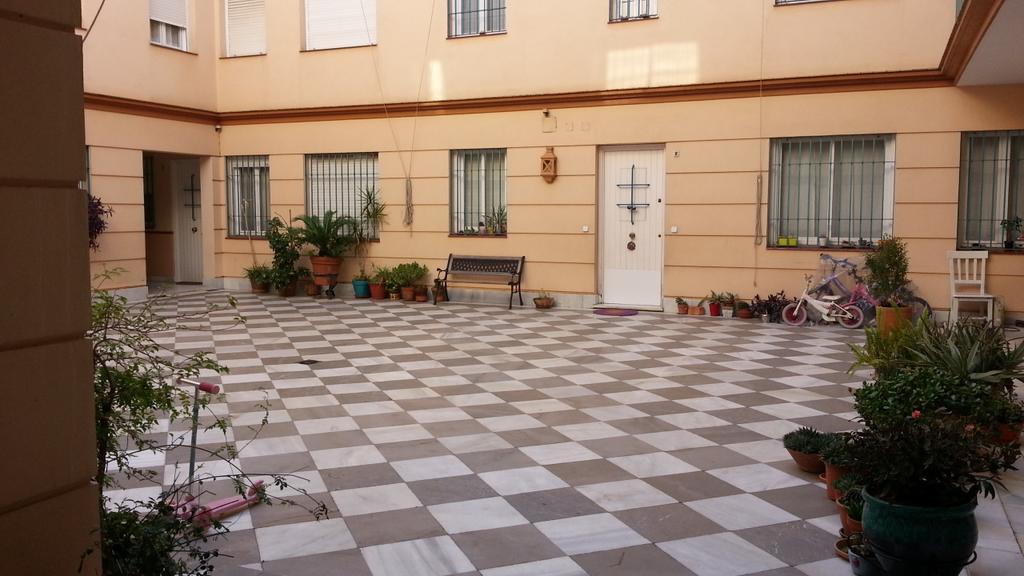 Duplex Donkey Parking Apartment Seville Exterior photo